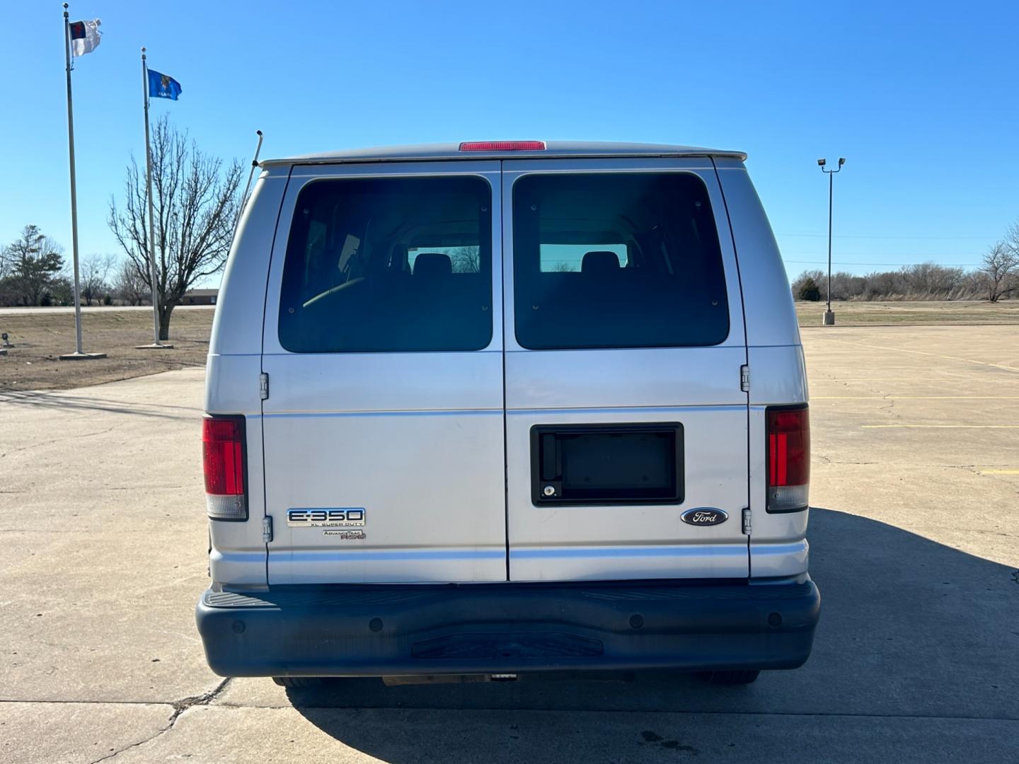 2012 Silver /Gray Ford E-Series Wagon (1FBNE3BL9CD) with an 5.4L V8 SOHC 16V engine, located at 17760 Hwy 62, Morris, OK, 74445, (918) 733-4887, 35.609104, -95.877060 - Photo#5